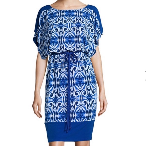 Signature Size Small Belted Stretch Dress
